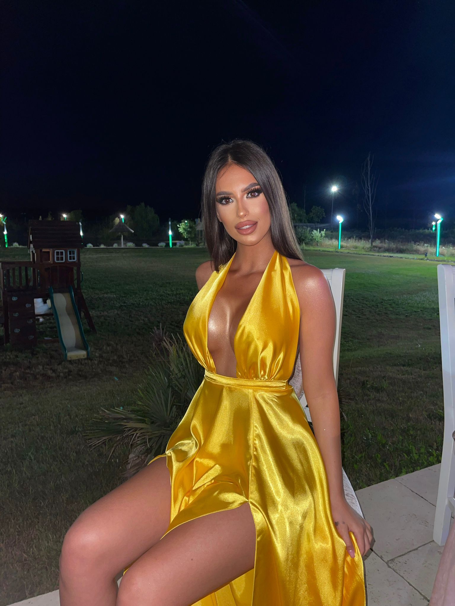 Yellow Dress Dari